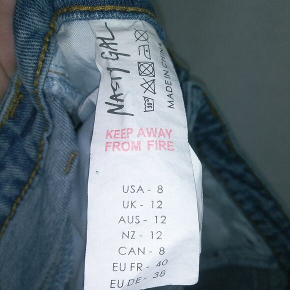 Nasty Gal Distressed High Waisted Mom Distressed Jeans 8 - Picture 5 of 6